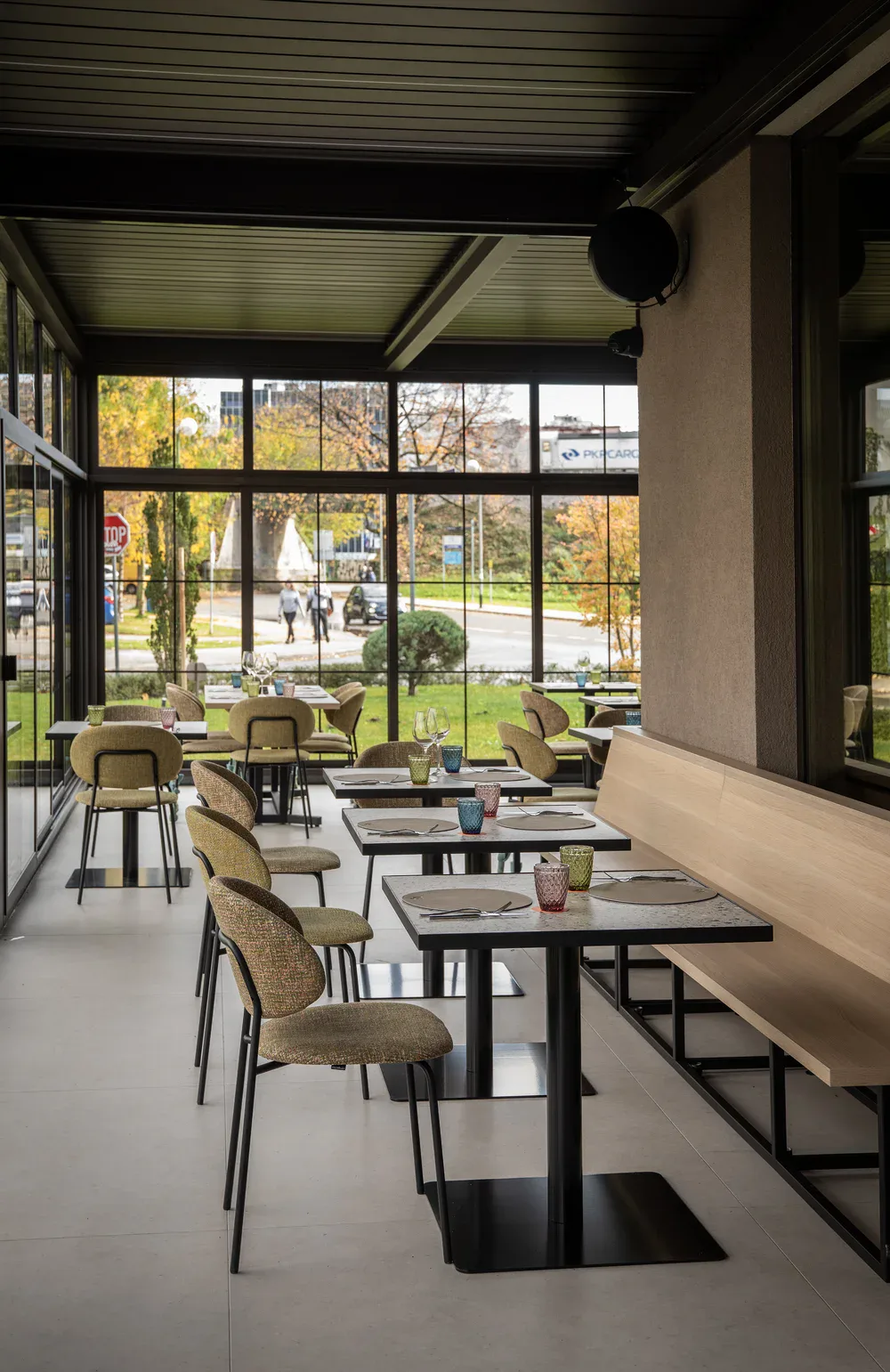 Interijer Pizzerije 14