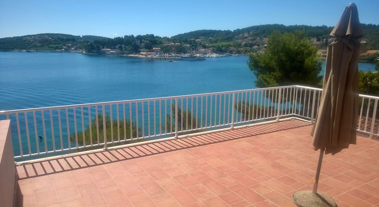 Pogled s terase apartmana Zure